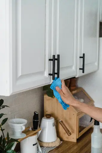 Basic Kitchen Cleaning